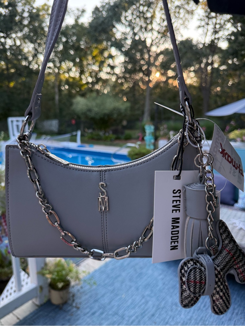 Steve Madden Light Gray Shoulder Bag with Silver Chain. NWT